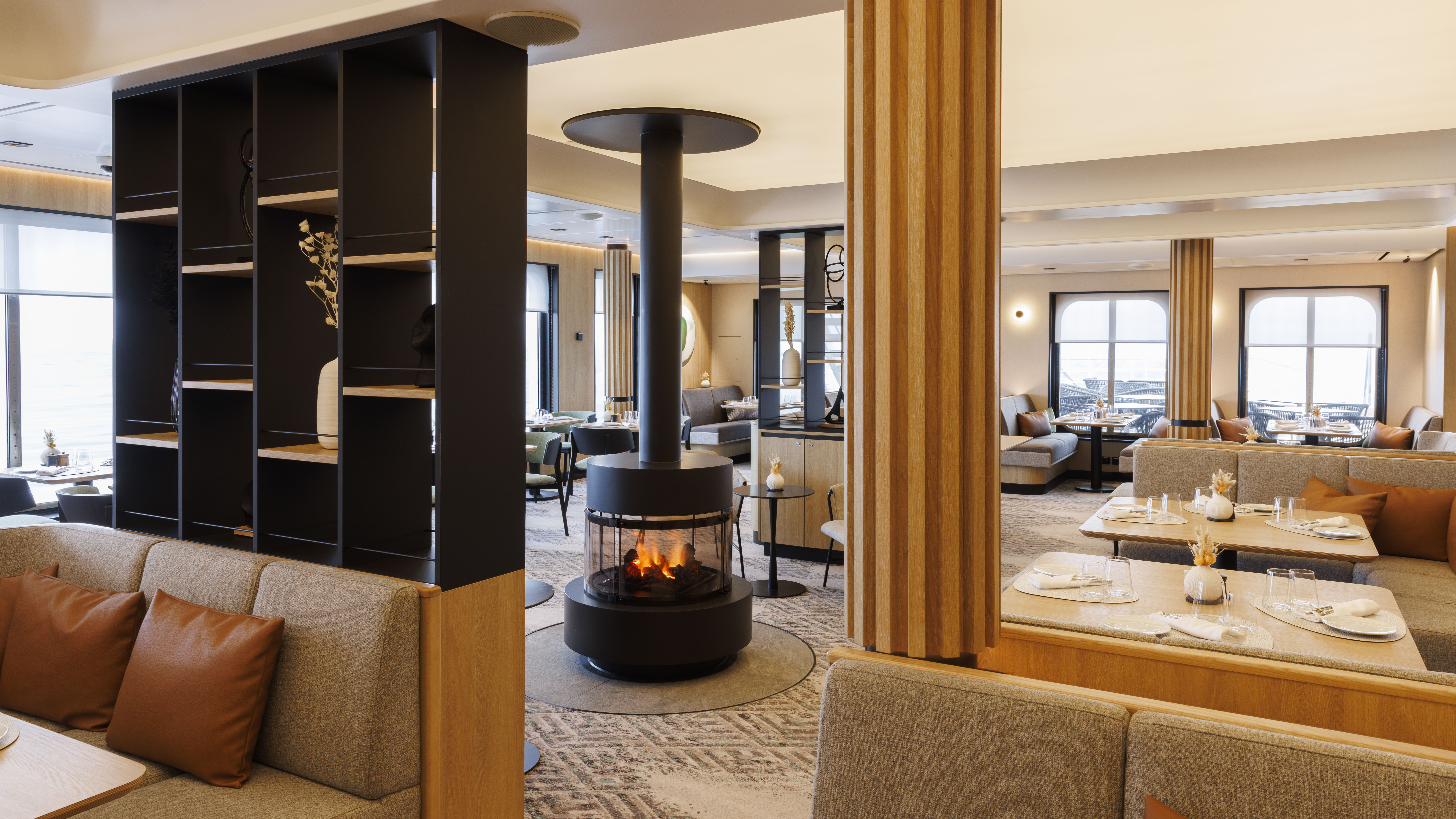The Club Lounge on SH Minerva